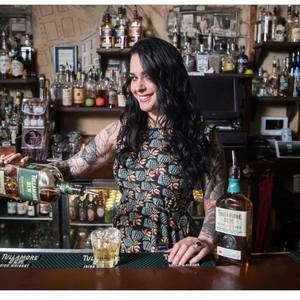 Meet your Posher, Angela